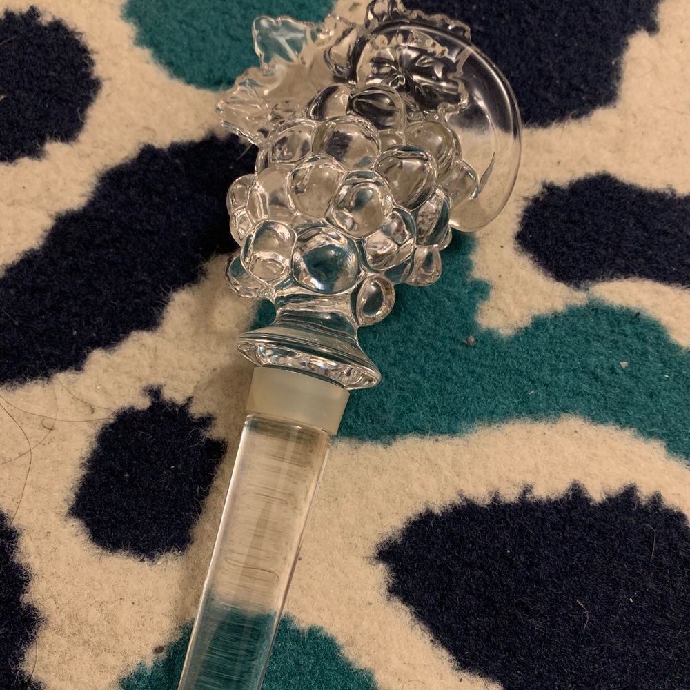 Clear Glass Grape Wine Stopper